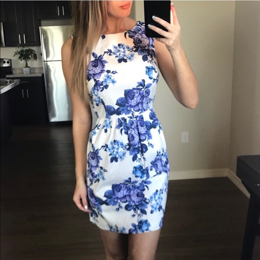 Cremieux White & Blue floral dress size 6